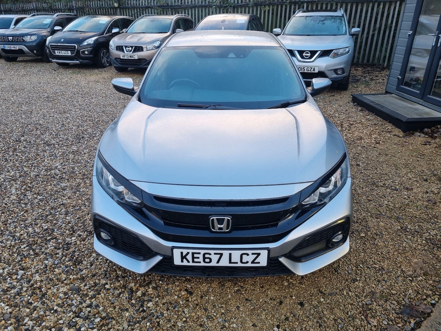 Used Honda Civic 2017 for sale - 76550694: Photo 2