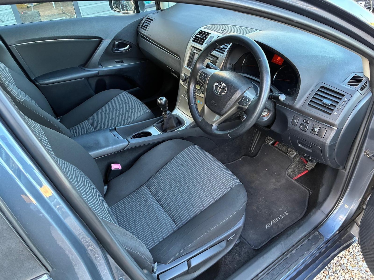 Used Toyota Avensis 2011 for sale - 77050218: Photo 8