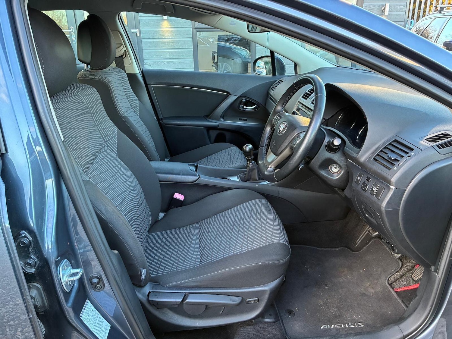 Used Toyota Avensis 2011 for sale - 77050218: Photo 9