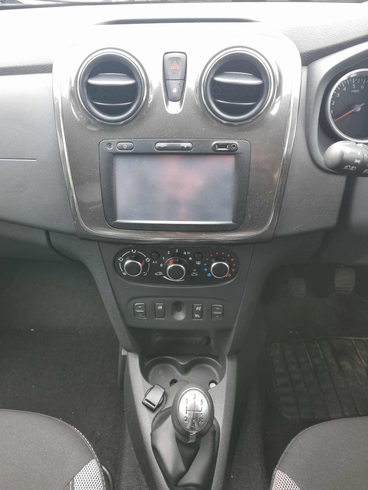 Used Dacia Sandero Stepway 2018 for sale - 76832601: Photo 13