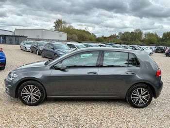 Used Volkswagen Golf 2017 for sale - 79808056: Photo
