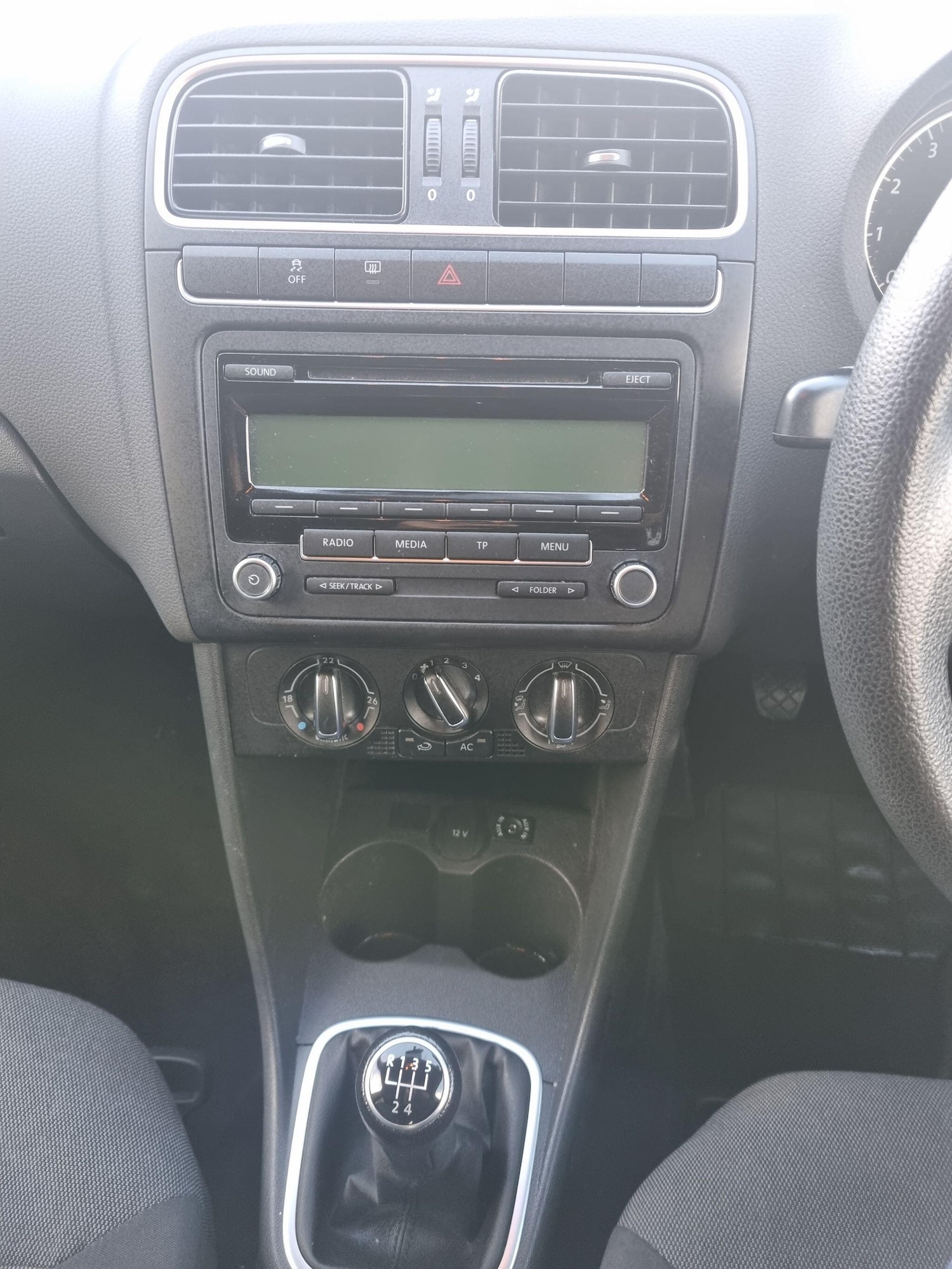 Used Volkswagen Polo 2010 for sale - 77320660: Photo 14