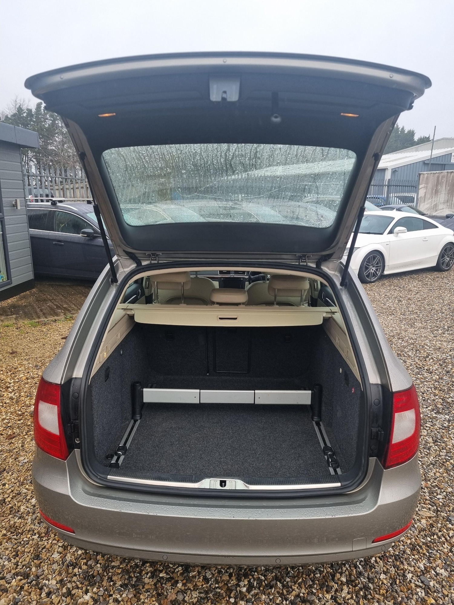 Used Skoda Superb 2013 for sale - 76927050: Photo 8