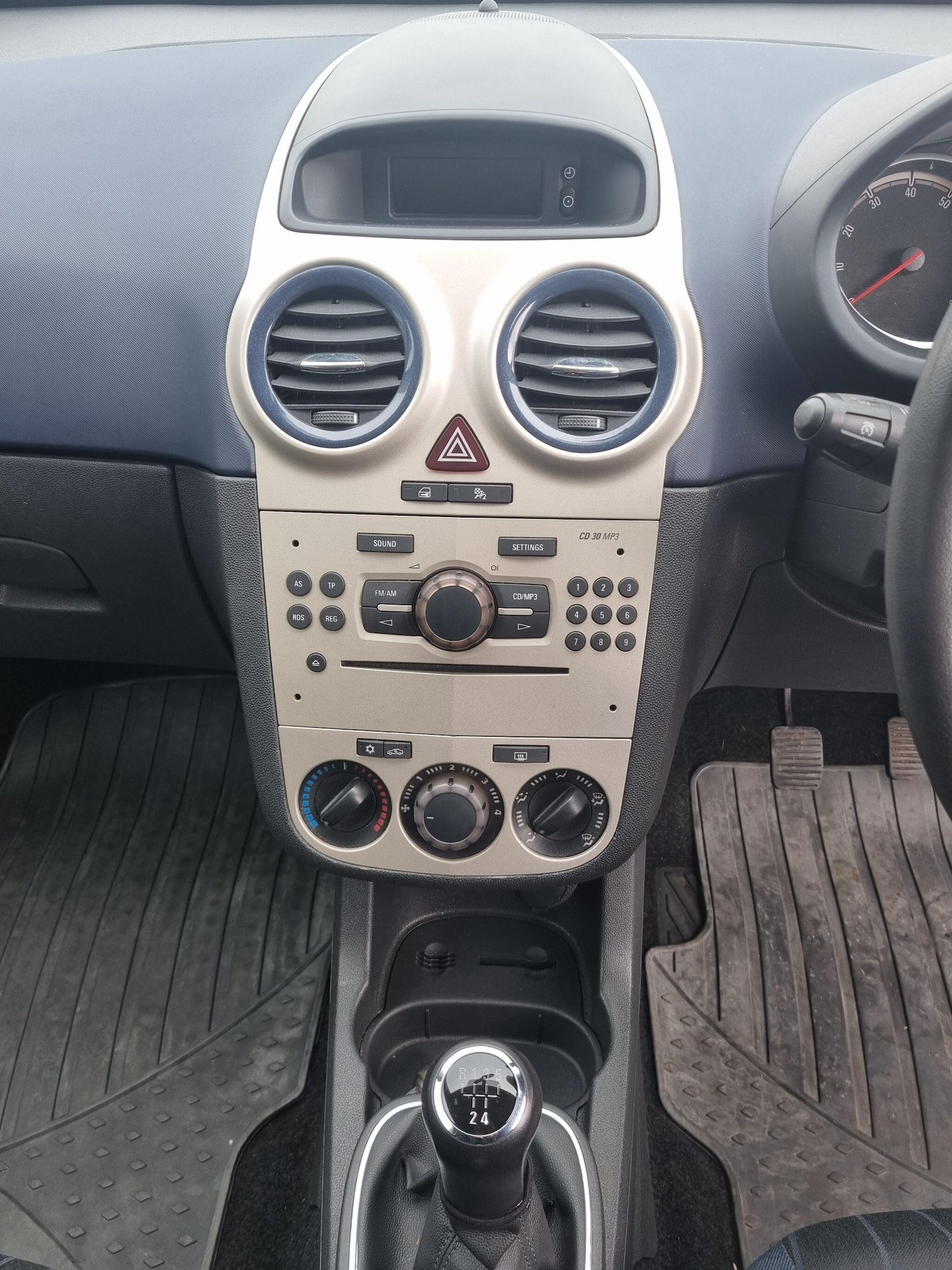 Used Vauxhall Corsa 2007 for sale - 76020513: Photo 14