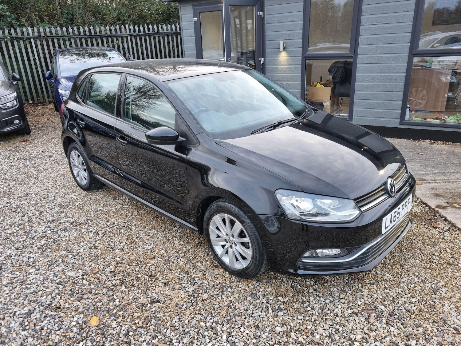 Used Volkswagen Polo 2015 for sale - 76573040: Photo 1