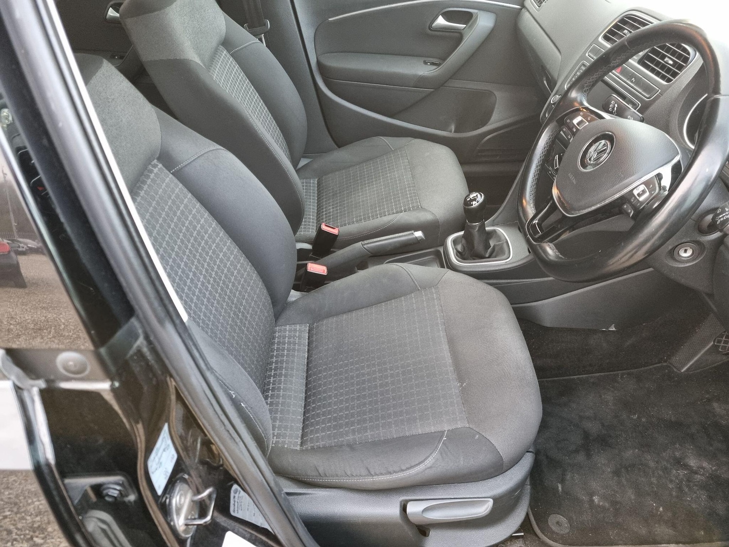 Used Volkswagen Polo 2015 for sale - 76573040: Photo 11