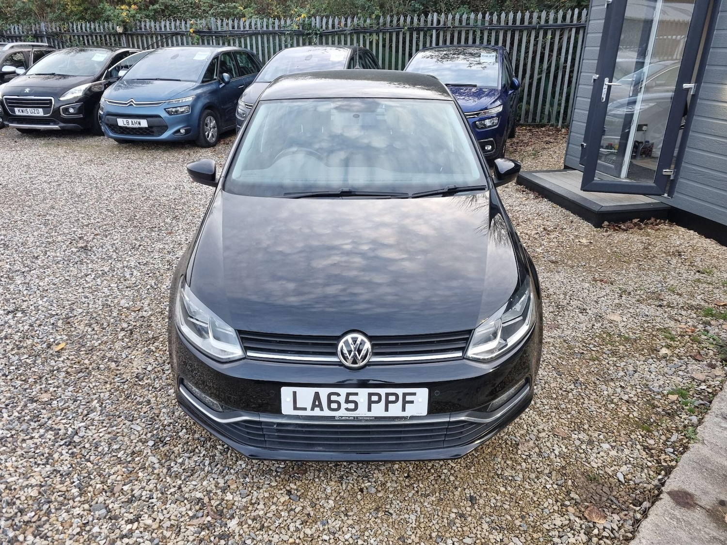 Used Volkswagen Polo 2015 for sale - 76573040: Photo 2