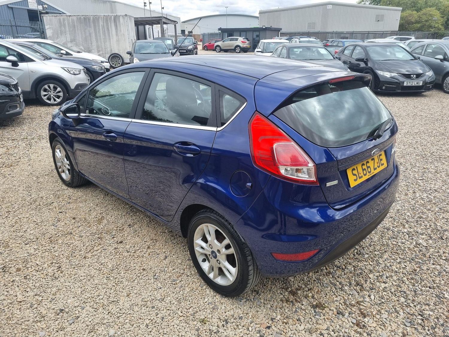 Used Ford Fiesta 2017 for sale - 76988334: Photo 4