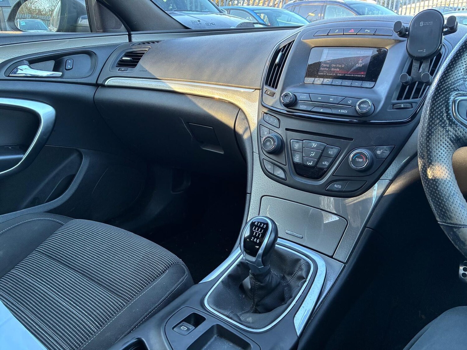 Used Vauxhall Insignia 2015 for sale - 77957621: Photo 14