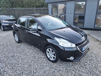 Peugeot - 208