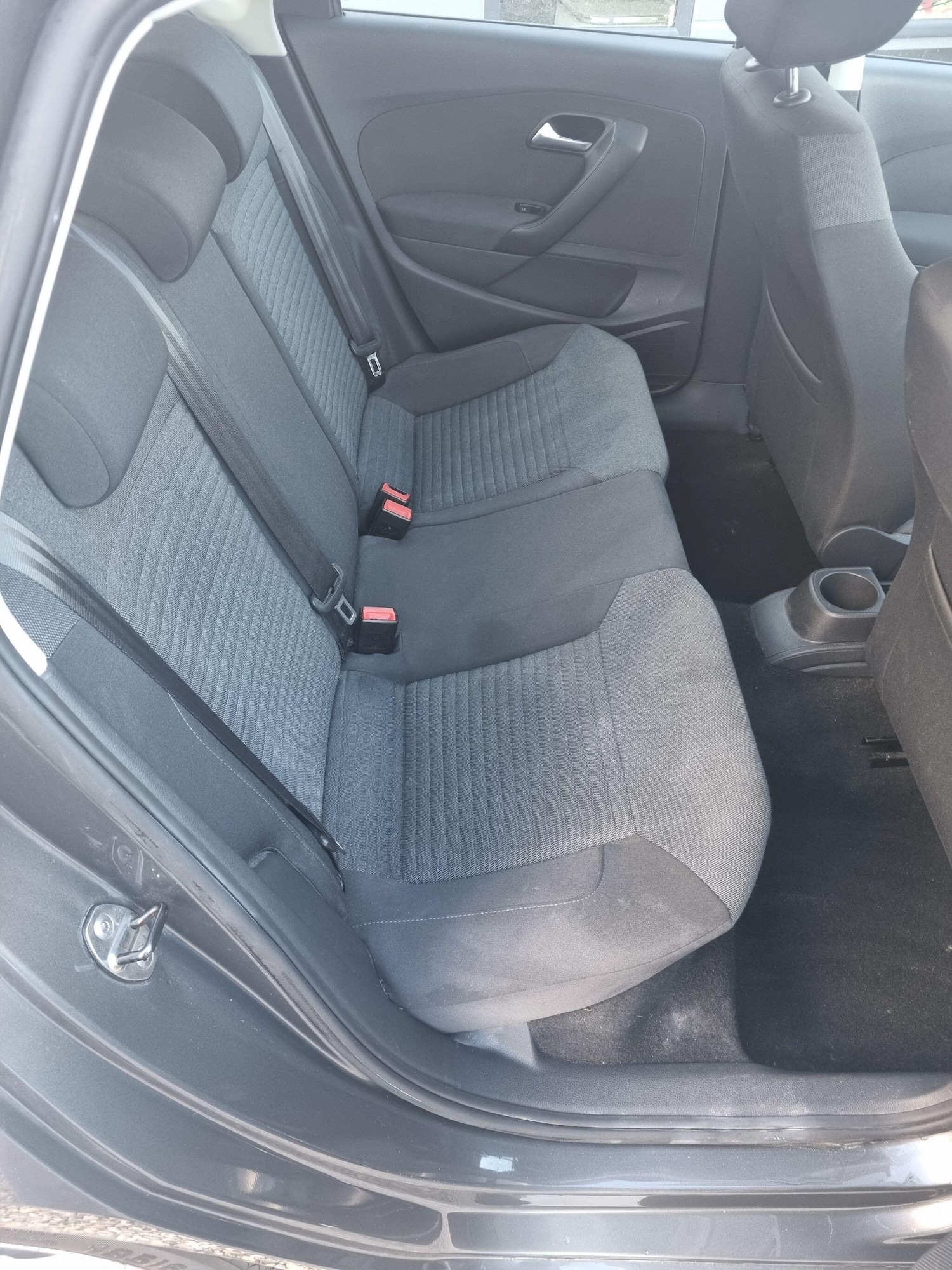 Used Volkswagen Polo 2010 for sale - 76370725: Photo 12