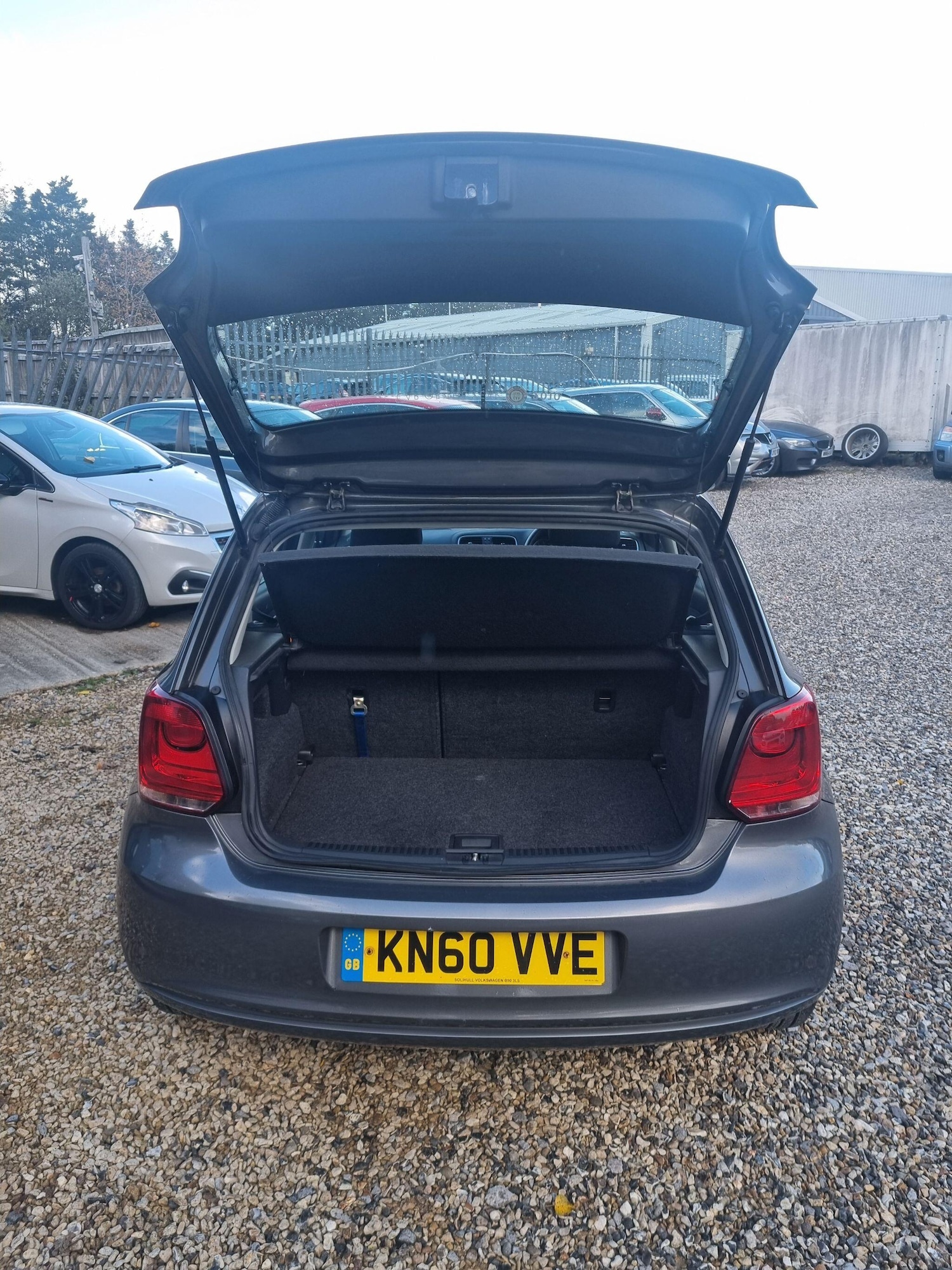 Used Volkswagen Polo 2010 for sale - 76584965: Photo 8