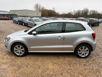 Used Volkswagen Polo 2010 for sale - 77191102: Photo