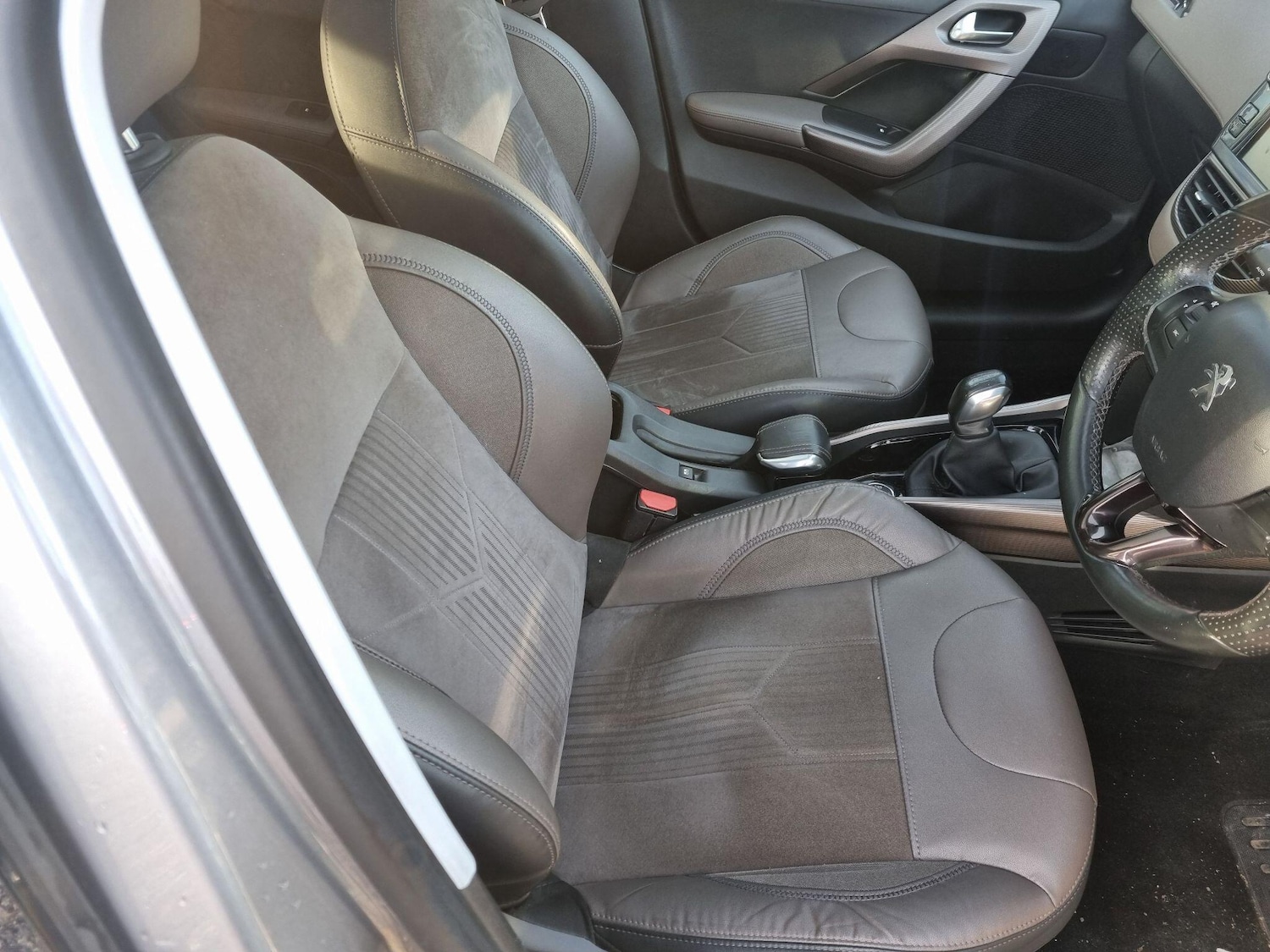 Used Peugeot 2008 2015 for sale - 76927000: Photo 10