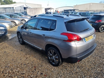 Used Peugeot 2008 2015 for sale - 76927000: Photo