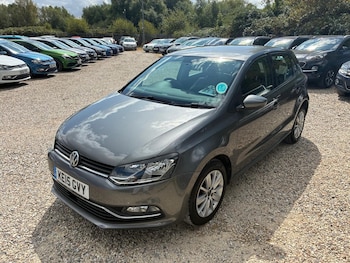 Used Volkswagen Polo 2015 for sale - 79509387: Photo