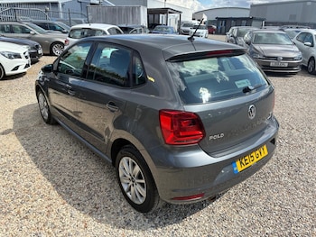 Used Volkswagen Polo 2015 for sale - 79509387: Photo