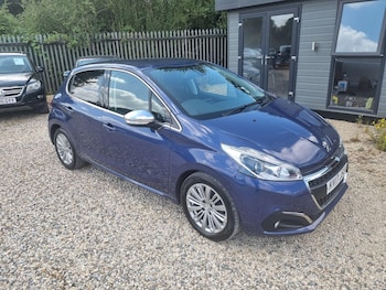 Peugeot - 208