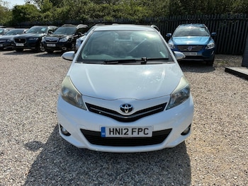 Used Toyota Yaris 2012 for sale - 78348137: Photo