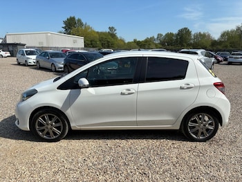 Used Toyota Yaris 2012 for sale - 78348137: Photo
