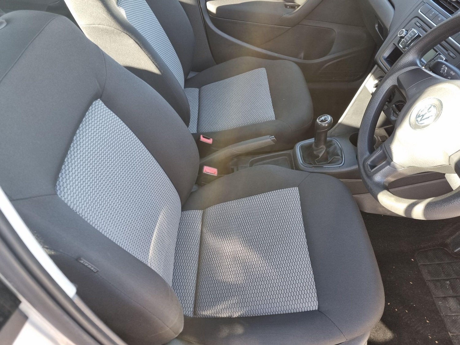 Used Volkswagen Polo 2011 for sale - 76398187: Photo 8