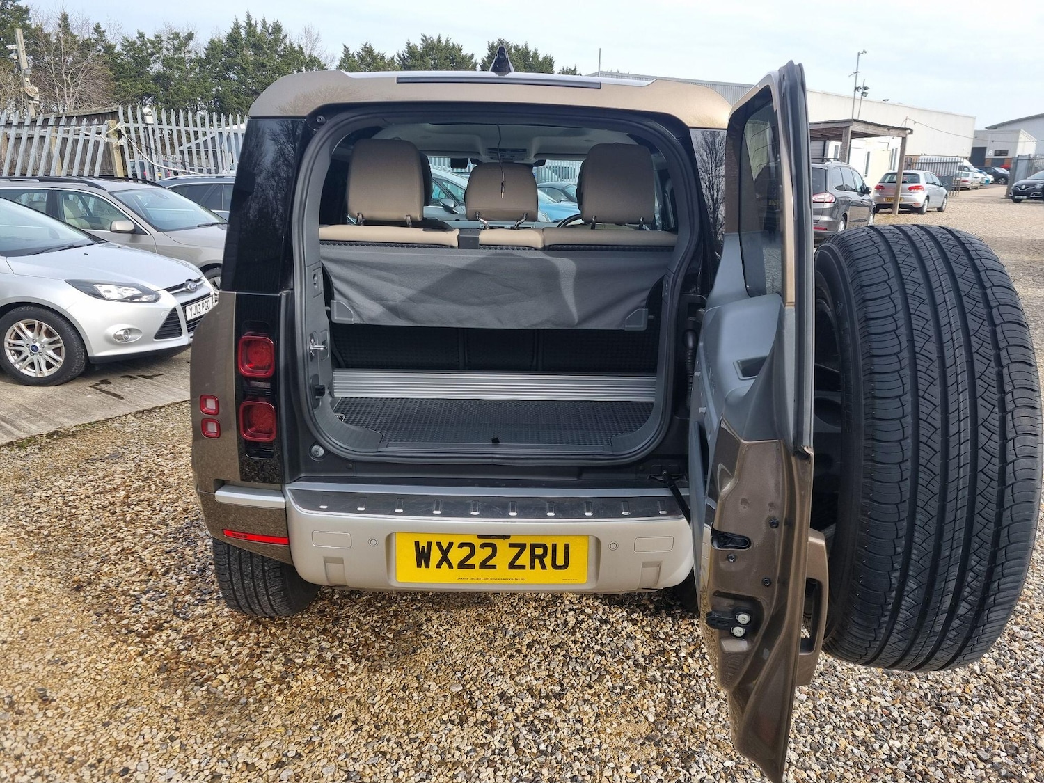 Used Land Rover Defender 2022 for sale - 77597948: Photo 10