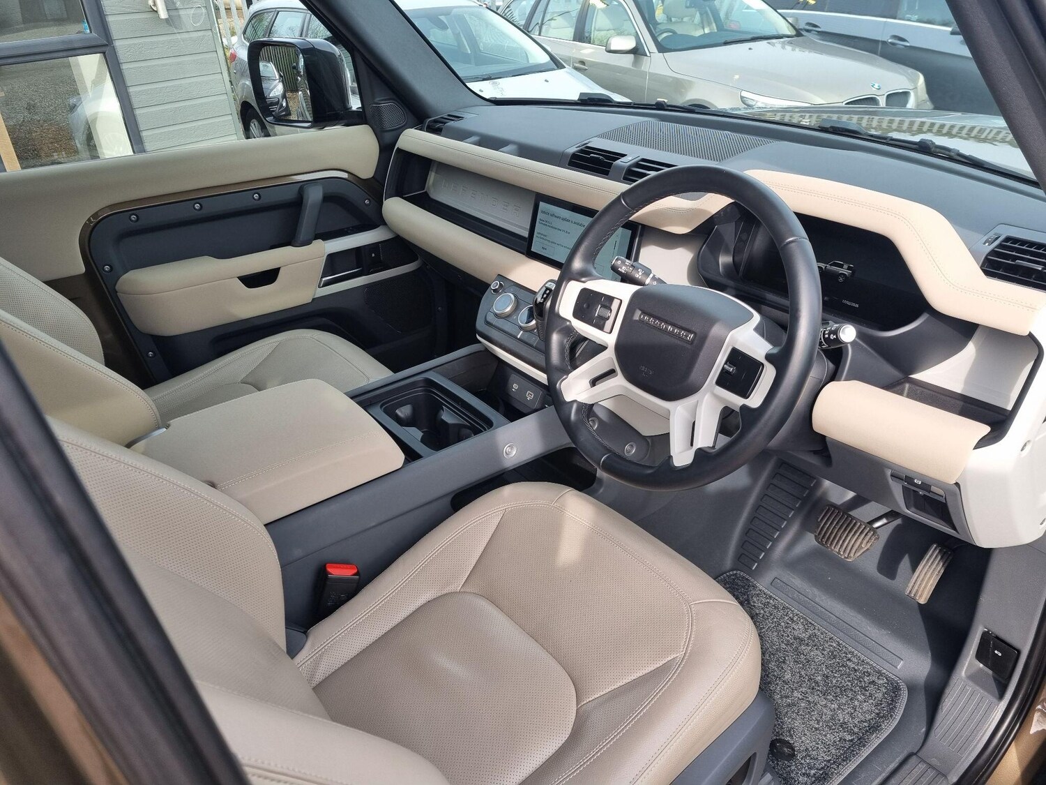 Used Land Rover Defender 2022 for sale - 77597948: Photo 17