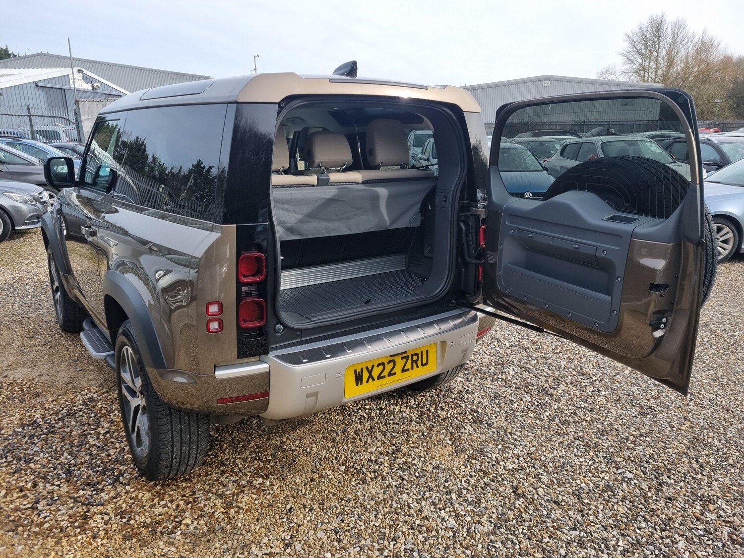 Used Land Rover Defender 2022 for sale - 77597948: Photo 8