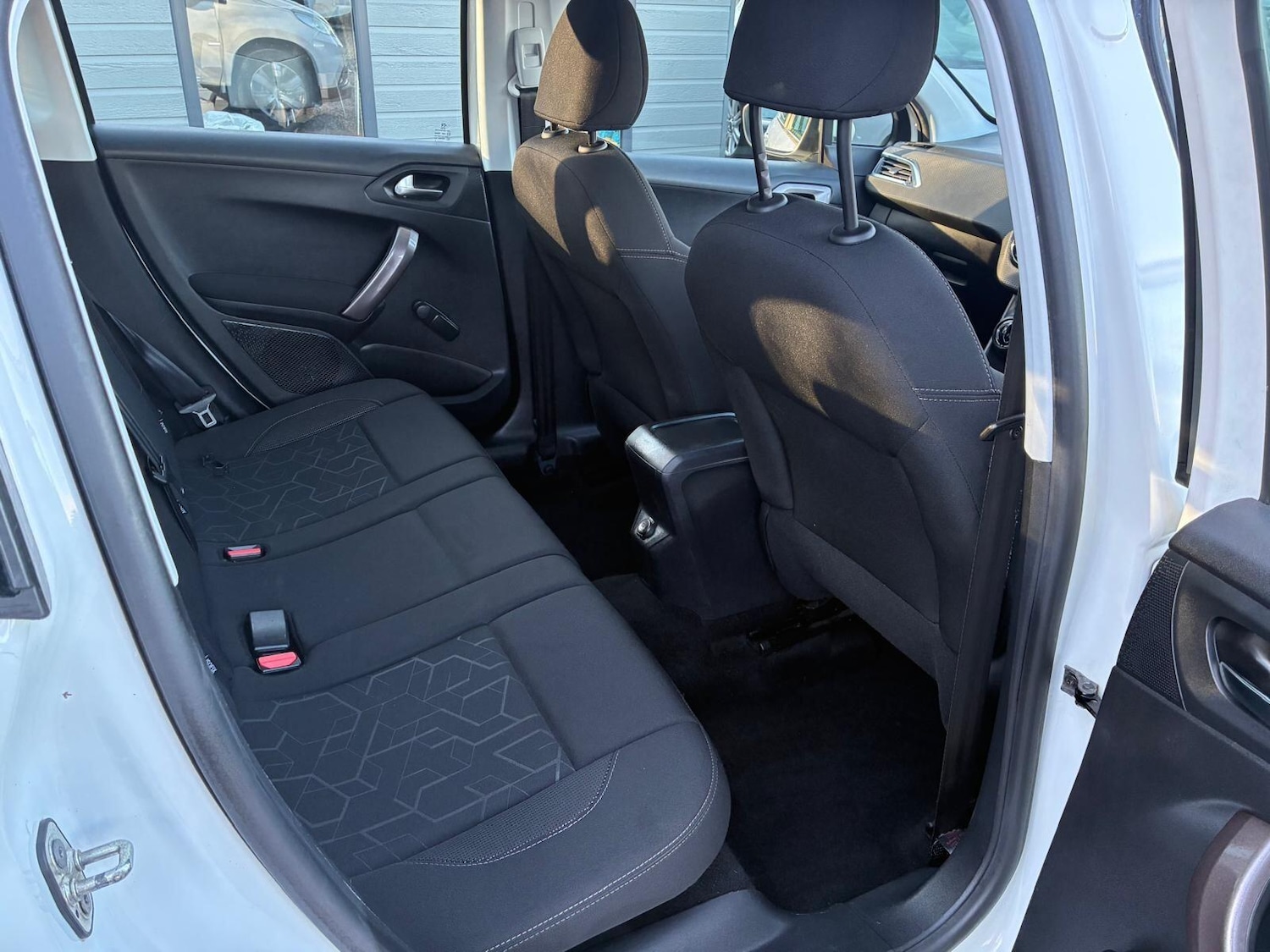 Used Peugeot 2008 2015 for sale - 77658478: Photo 12