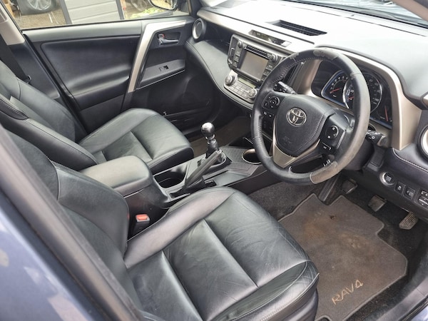 Used Toyota RAV4 2013 for sale - 76200136: Photo 10