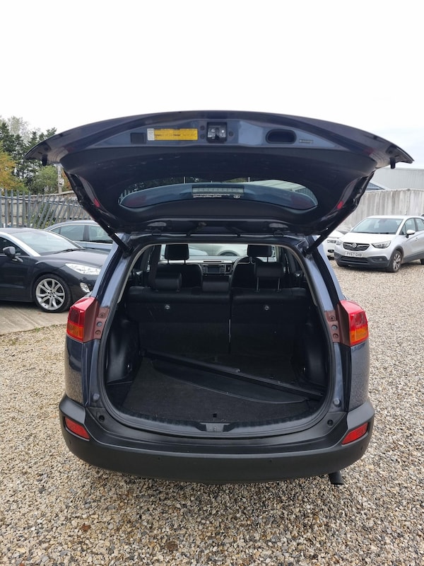 Used Toyota RAV4 2013 for sale - 76200136: Photo 8