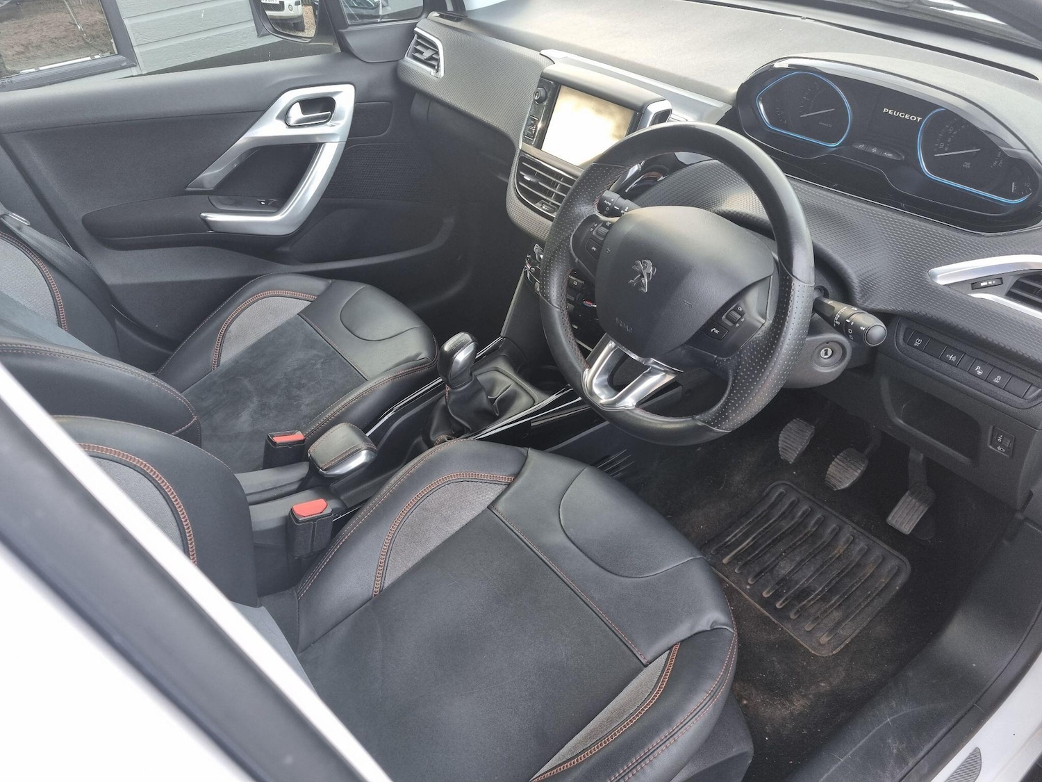 Used Peugeot 2008 2015 for sale - 76013623: Photo 10