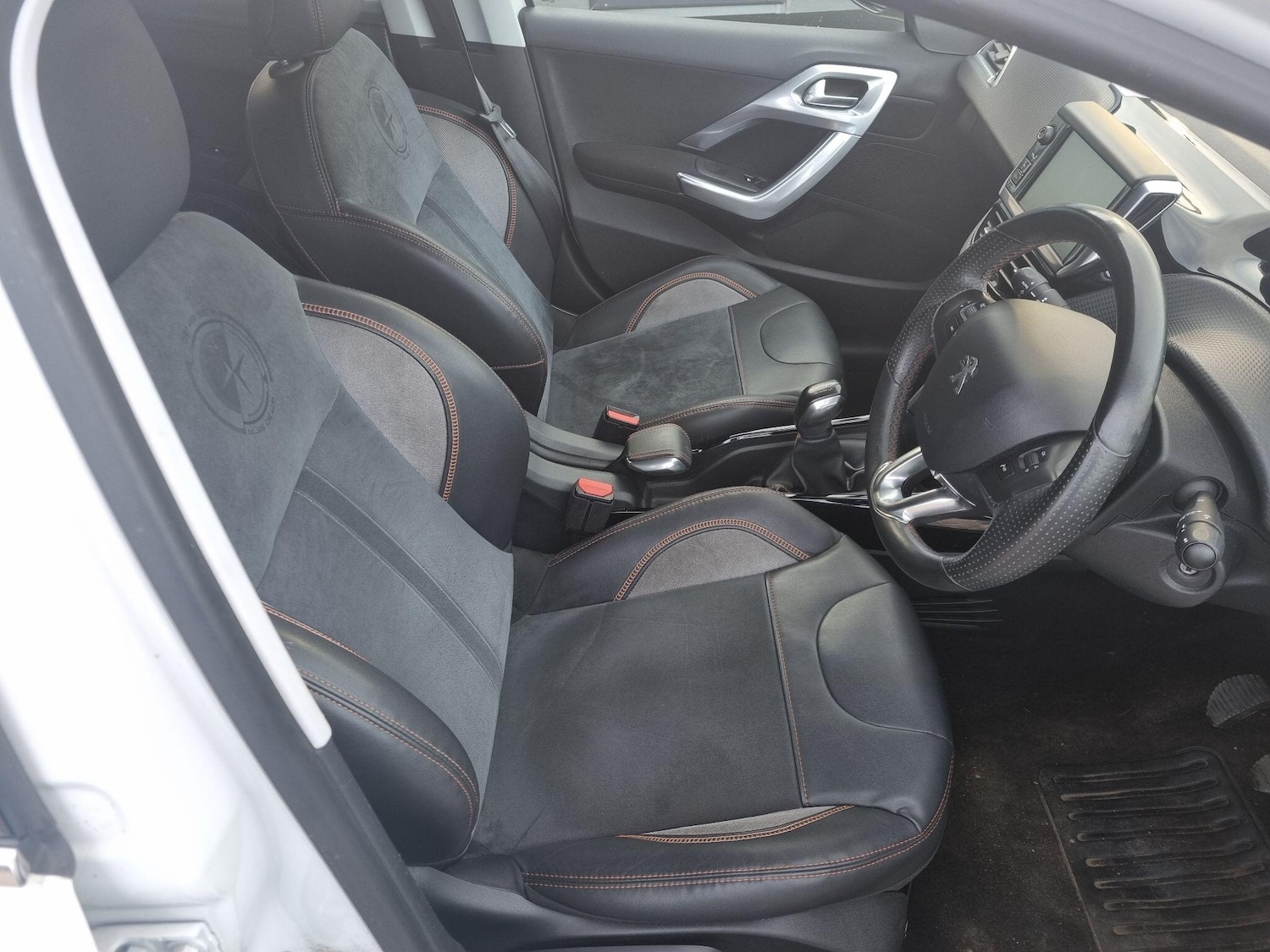 Used Peugeot 2008 2015 for sale - 76013623: Photo 11