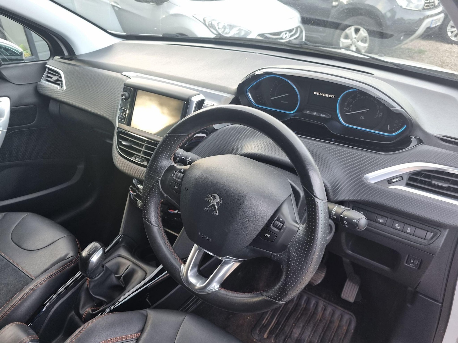 Used Peugeot 2008 2015 for sale - 76013623: Photo 9