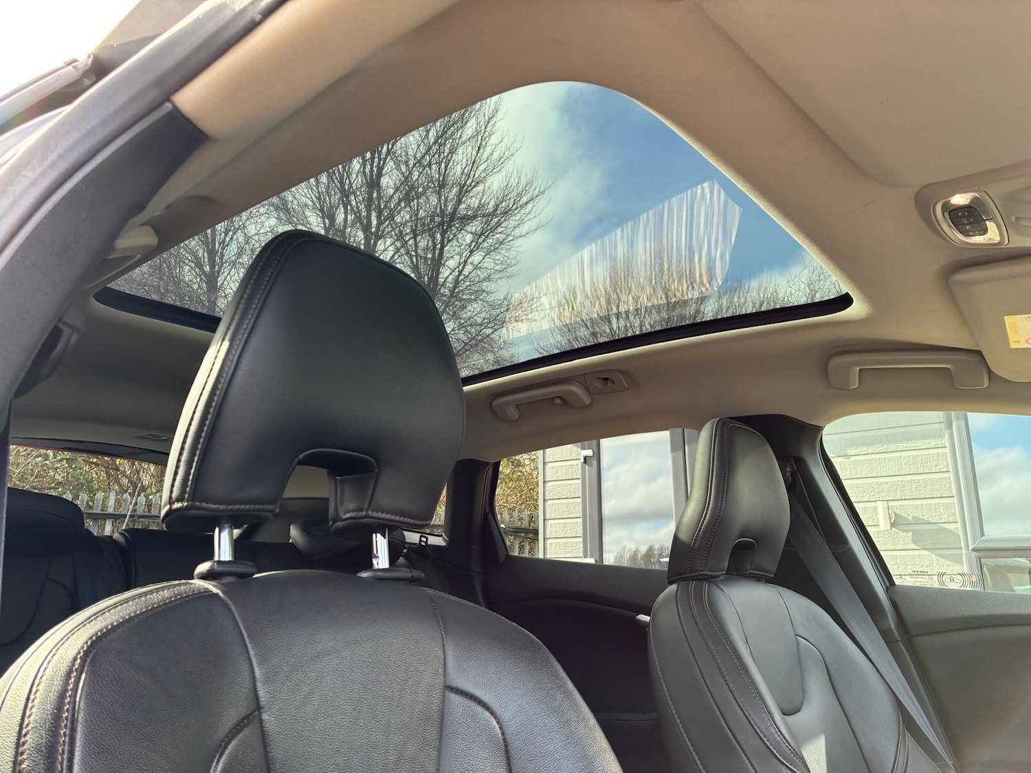 Used Volvo V40 Cross Country 2018 for sale - 77647055: Photo 12