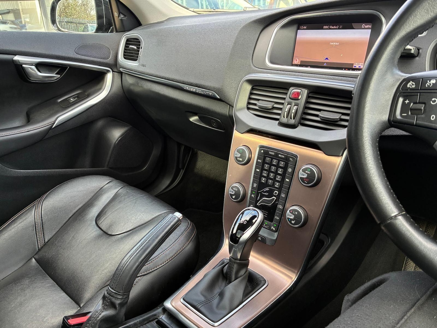 Used Volvo V40 Cross Country 2018 for sale - 77647055: Photo 14