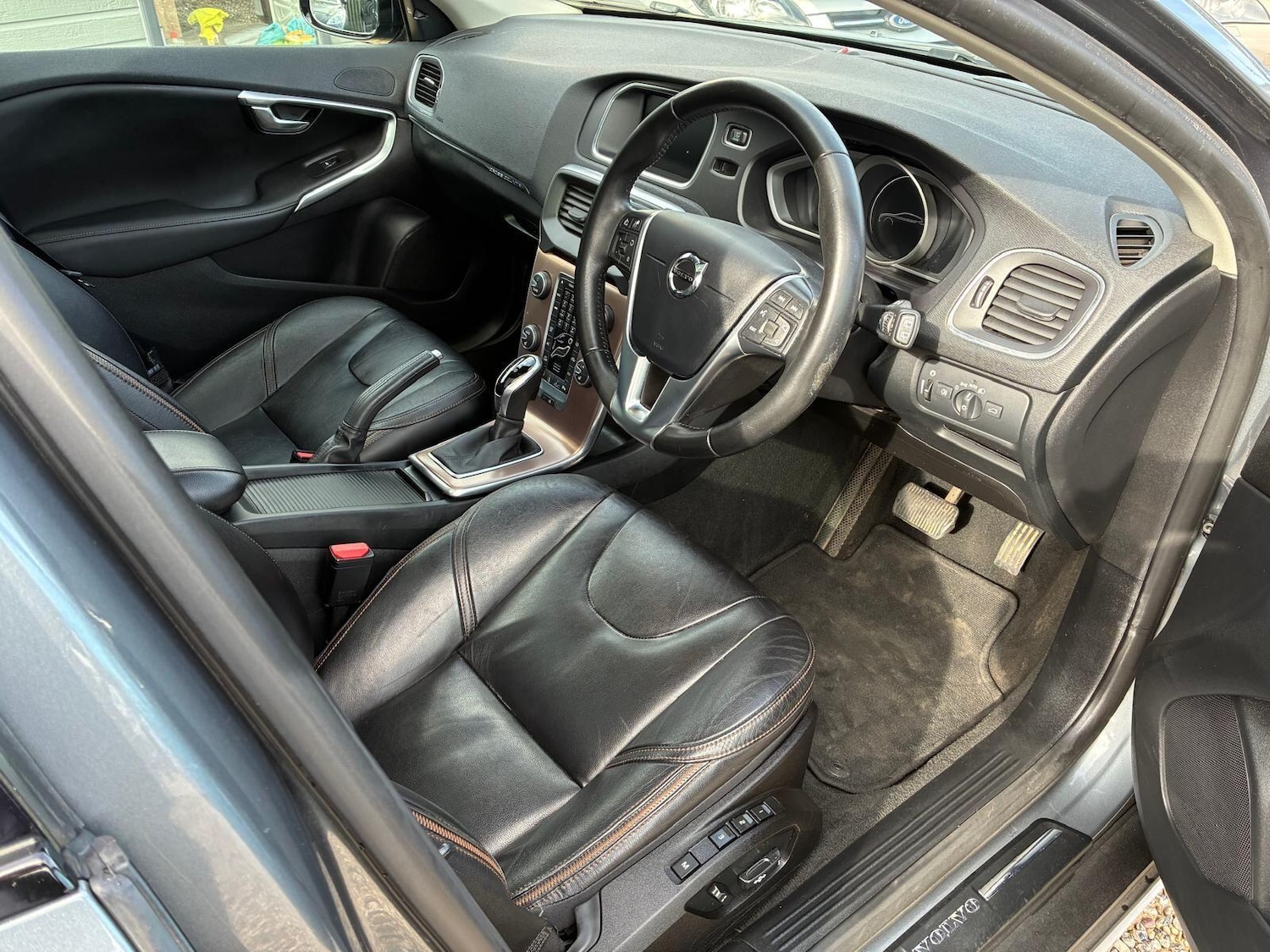 Used Volvo V40 Cross Country 2018 for sale - 77647055: Photo 8