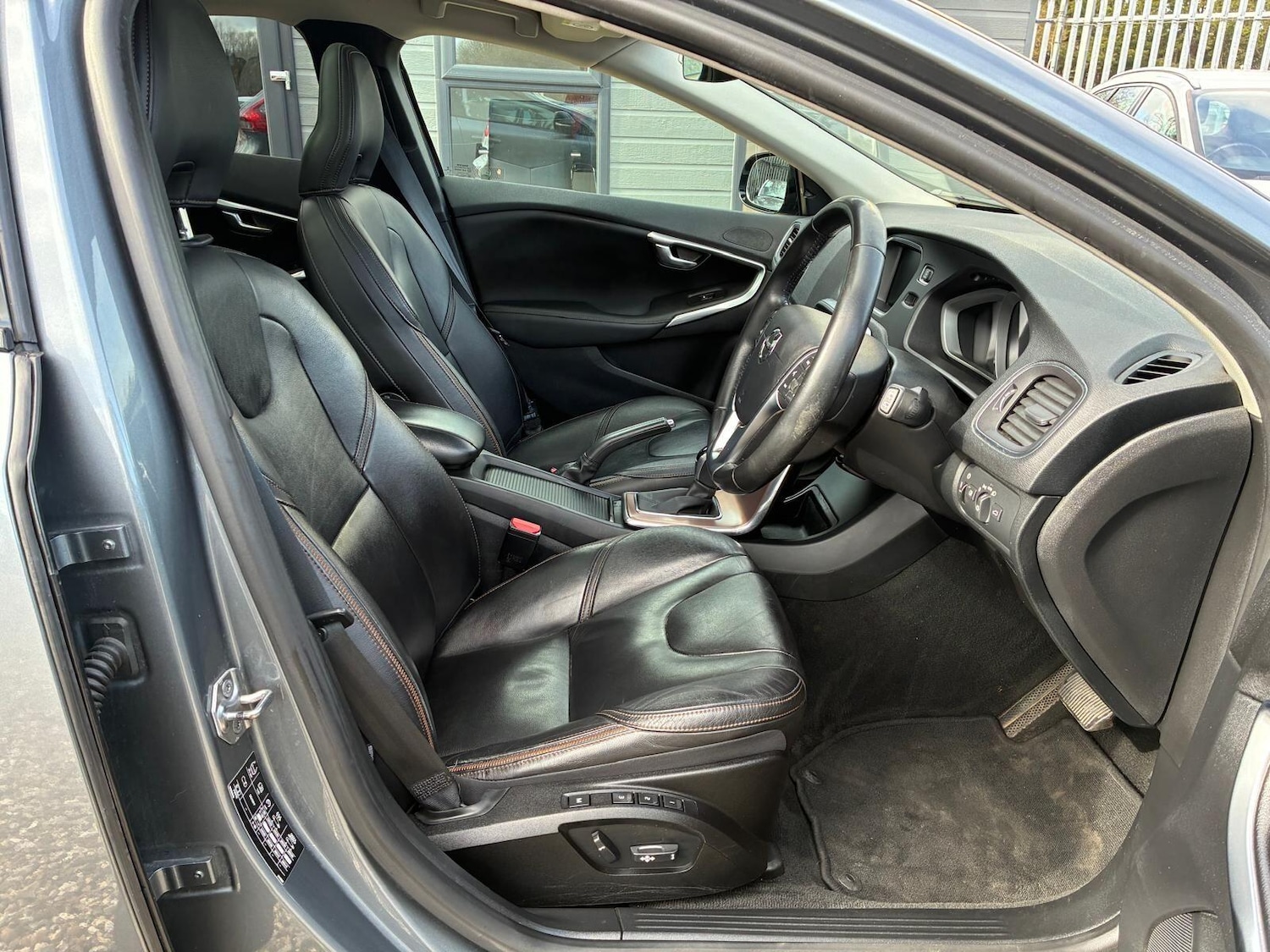 Used Volvo V40 Cross Country 2018 for sale - 77647055: Photo 9