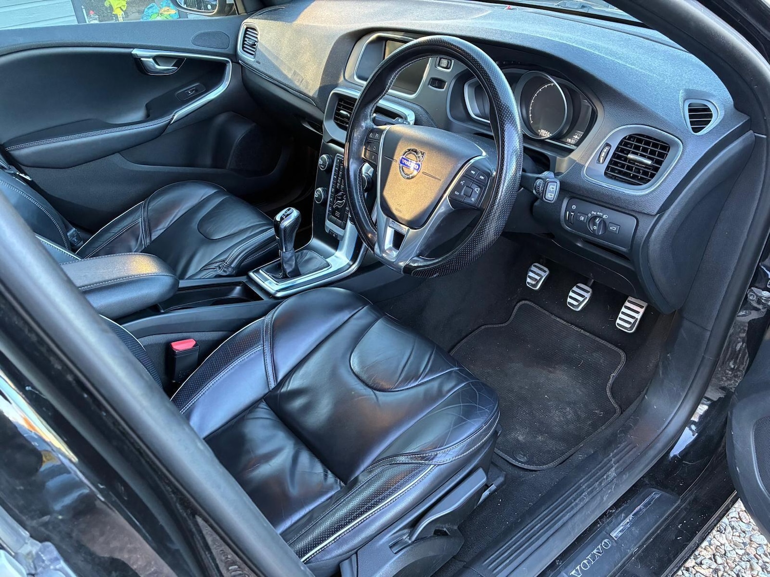 Used Volvo V40 2015 for sale - 77705297: Photo 10