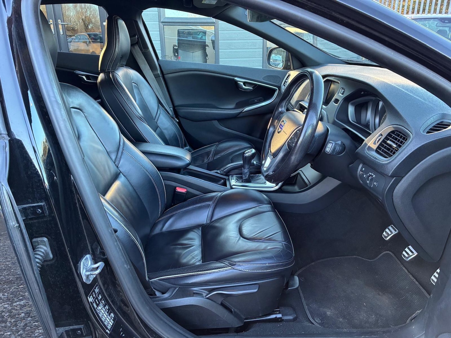 Used Volvo V40 2015 for sale - 77705297: Photo 11