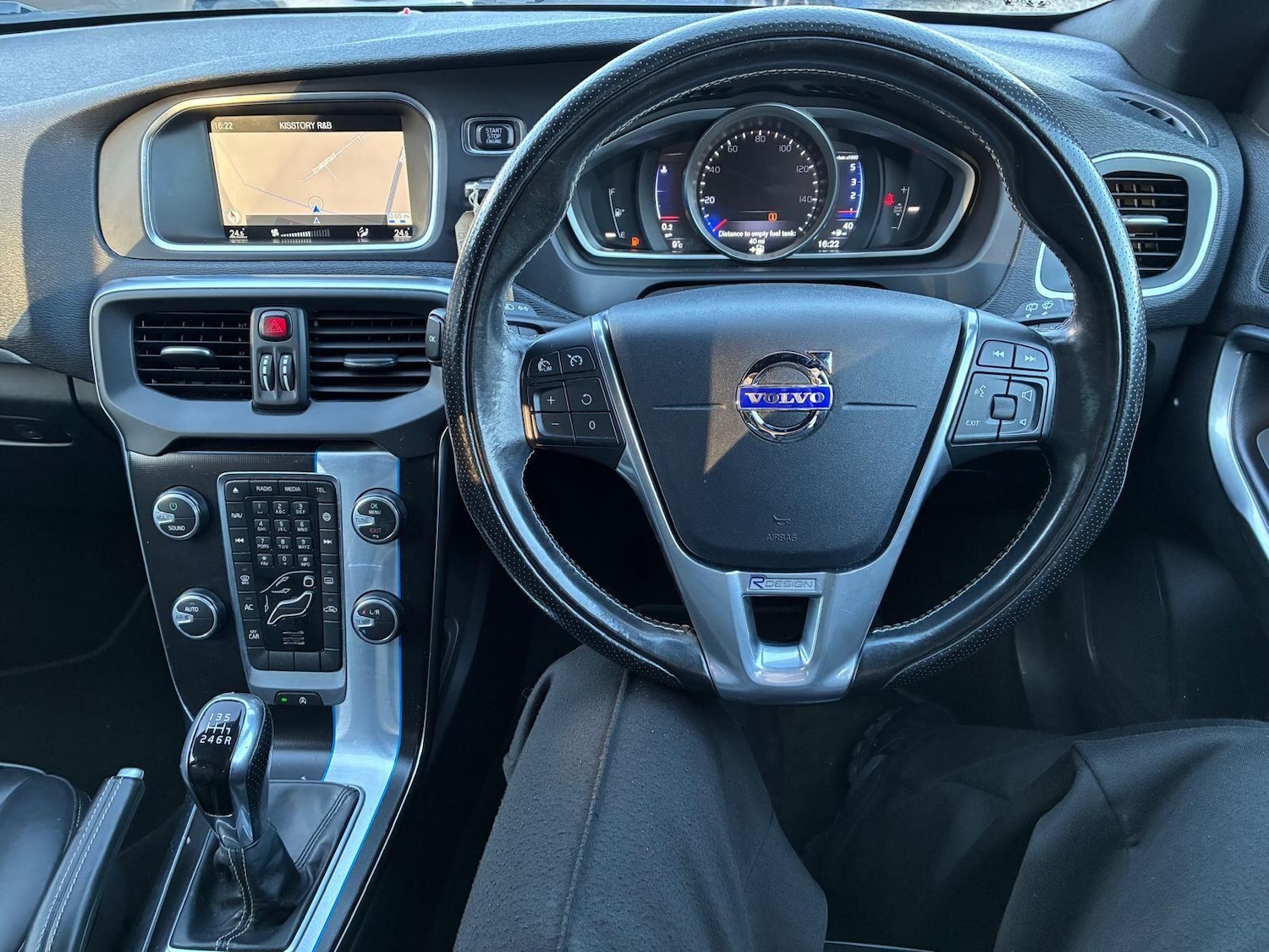 Used Volvo V40 2015 for sale - 77705297: Photo 16