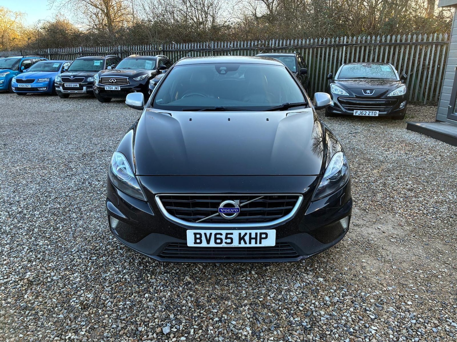 Used Volvo V40 2015 for sale - 77705297: Photo 2