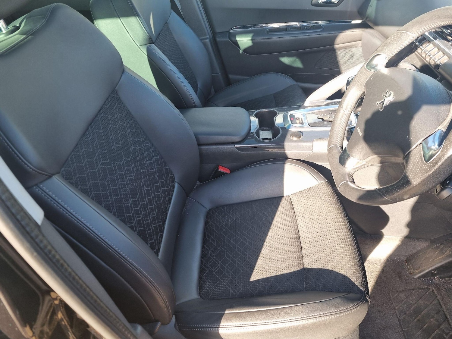 Used Peugeot 3008 2015 for sale - 76370279: Photo 10