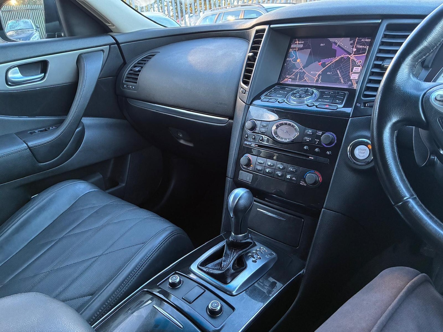 Used Infiniti QX70 2014 for sale - 77144441: Photo 12