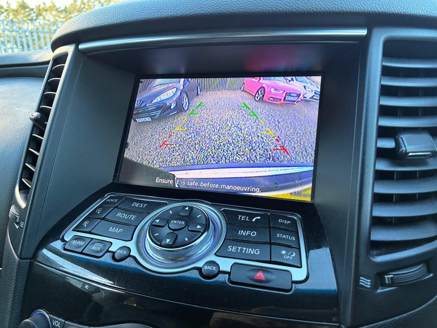 Used Infiniti QX70 2014 for sale - 77144441: Photo 17