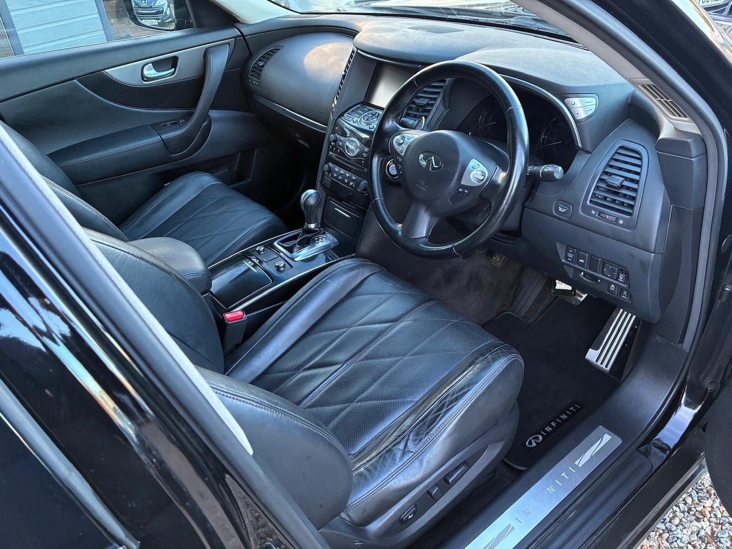 Used Infiniti QX70 2014 for sale - 77144441: Photo 9