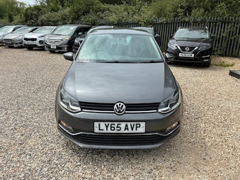 Used Volkswagen Polo 2016 for sale - 78842651: Photo