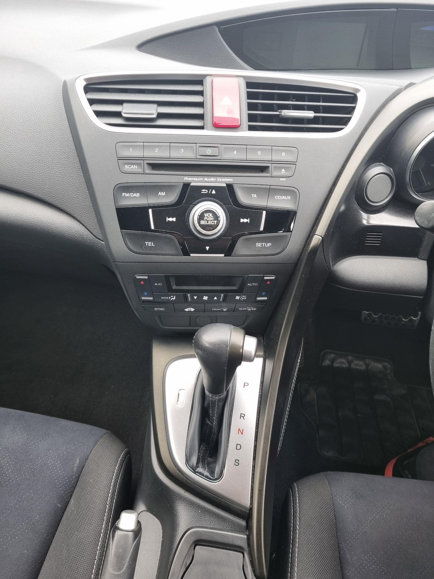 Used Honda Civic 2014 for sale - 76994751: Photo 15