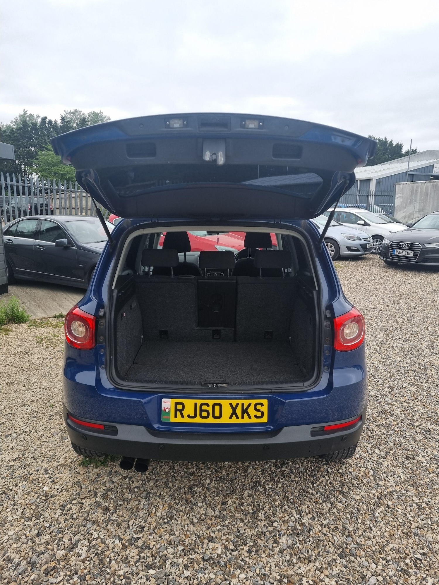 Used Volkswagen Tiguan 2011 for sale - 77174899: Photo 8