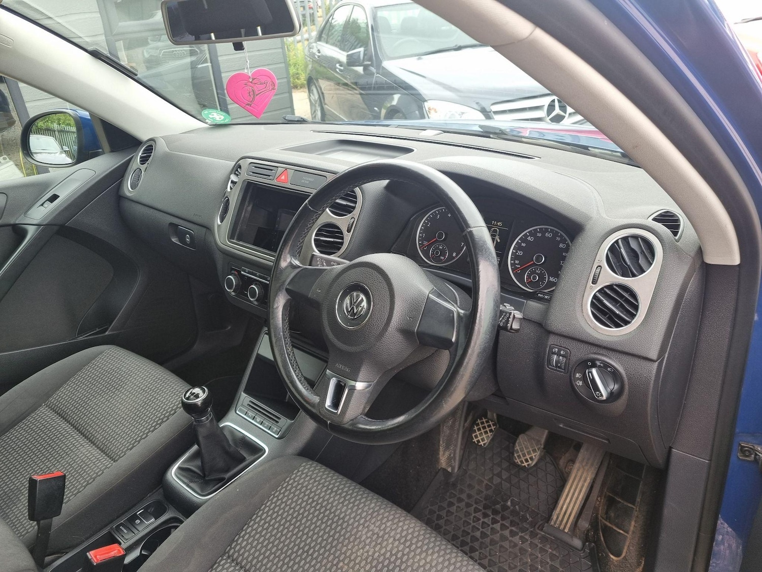 Used Volkswagen Tiguan 2011 for sale - 77174899: Photo 9